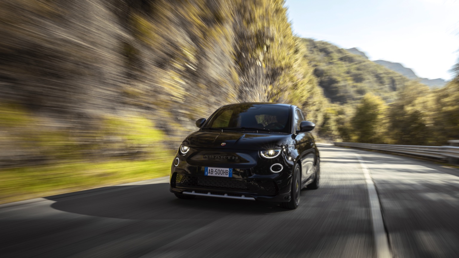 Abarth_500e_Hatchback-5