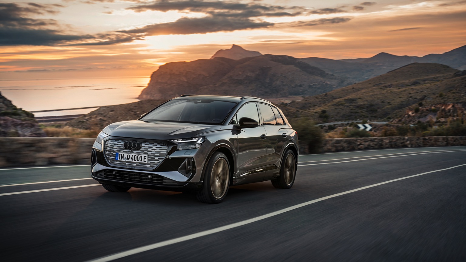 Audi_Q4_e-tron_2021-12