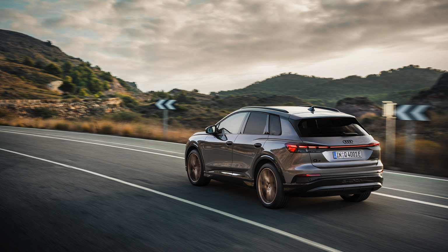 Audi_Q4_e-tron_2021-13