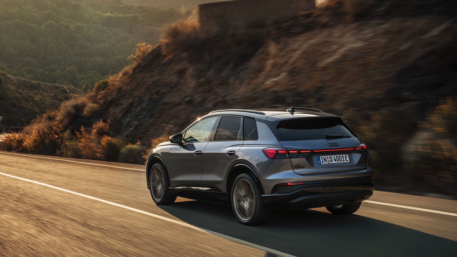 Audi_Q4_e-tron_2021-17