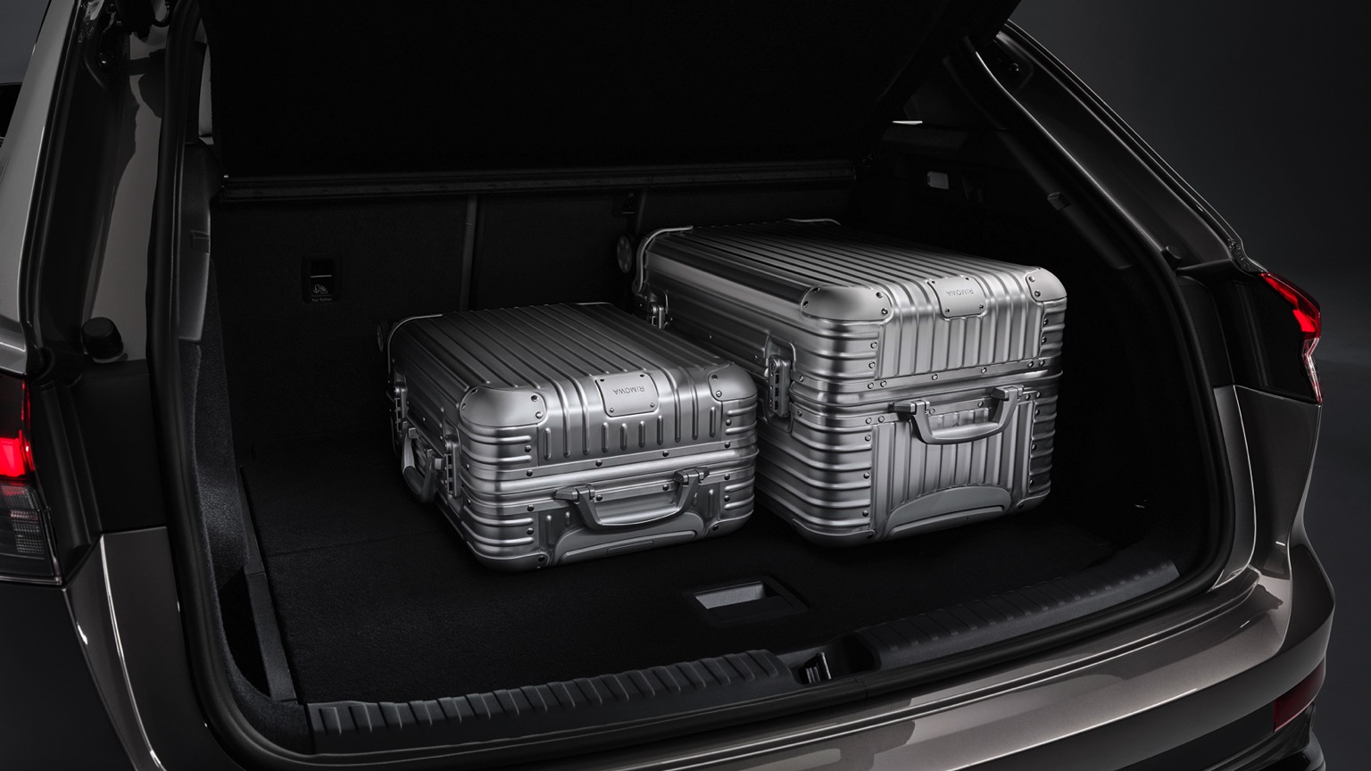 Audi_Q4_e-tron_2021-32