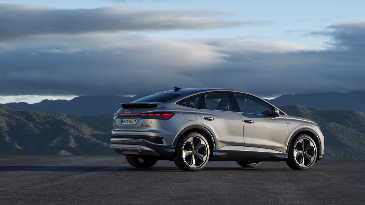 Audi_Q4_e-tron_Sportback_2021-19