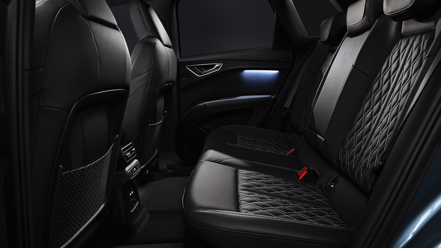 Audi_Q4_e-tron_Sportback_2021-29