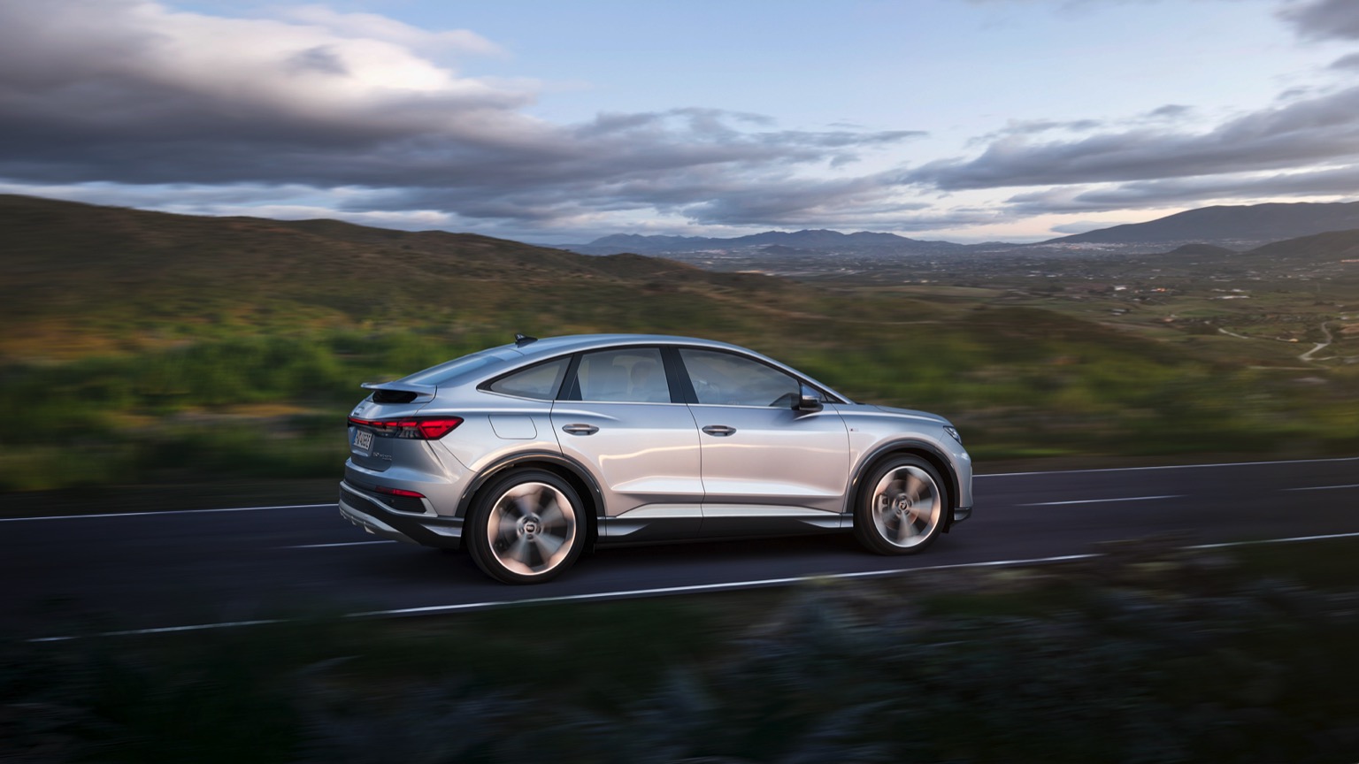 Audi_Q4_e-tron_Sportback_2021-3
