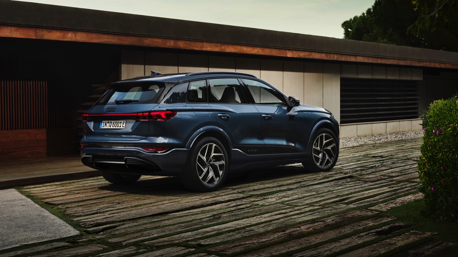 Audi_Q6_etron_2024-14