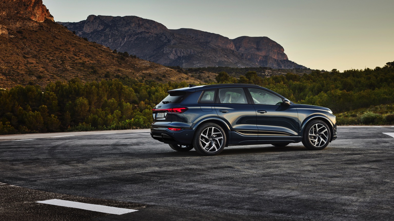 Audi_Q6_etron_2024-17