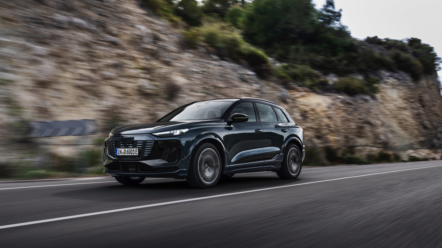 Audi_Q6_etron_2024-2