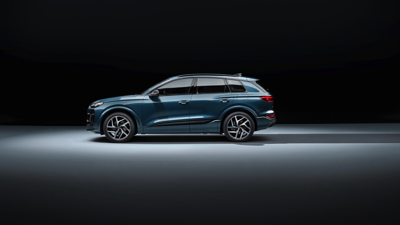 Audi_Q6_etron_2024-24