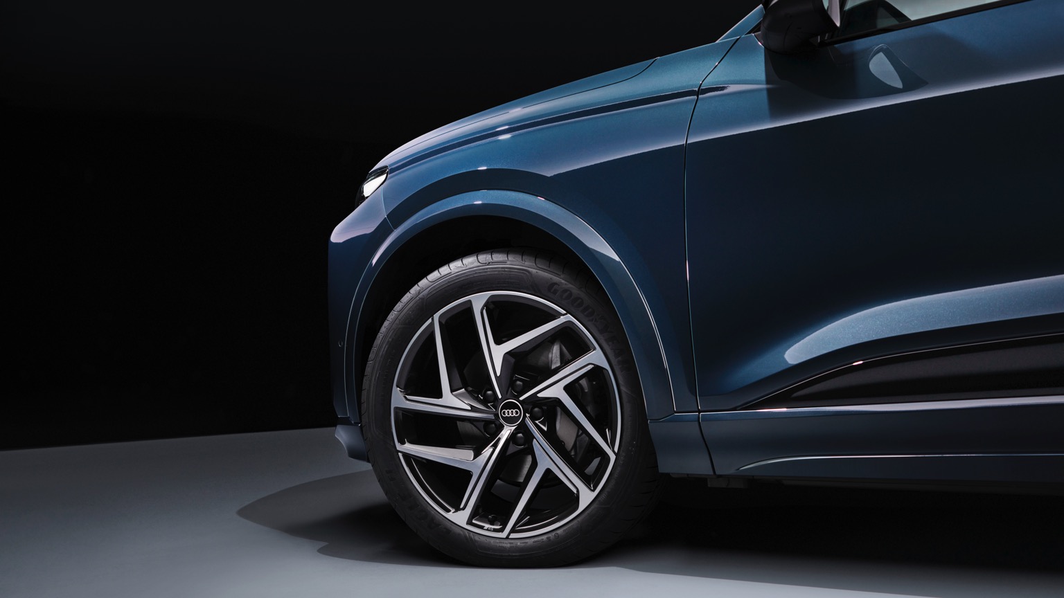 Audi_Q6_etron_2024-34