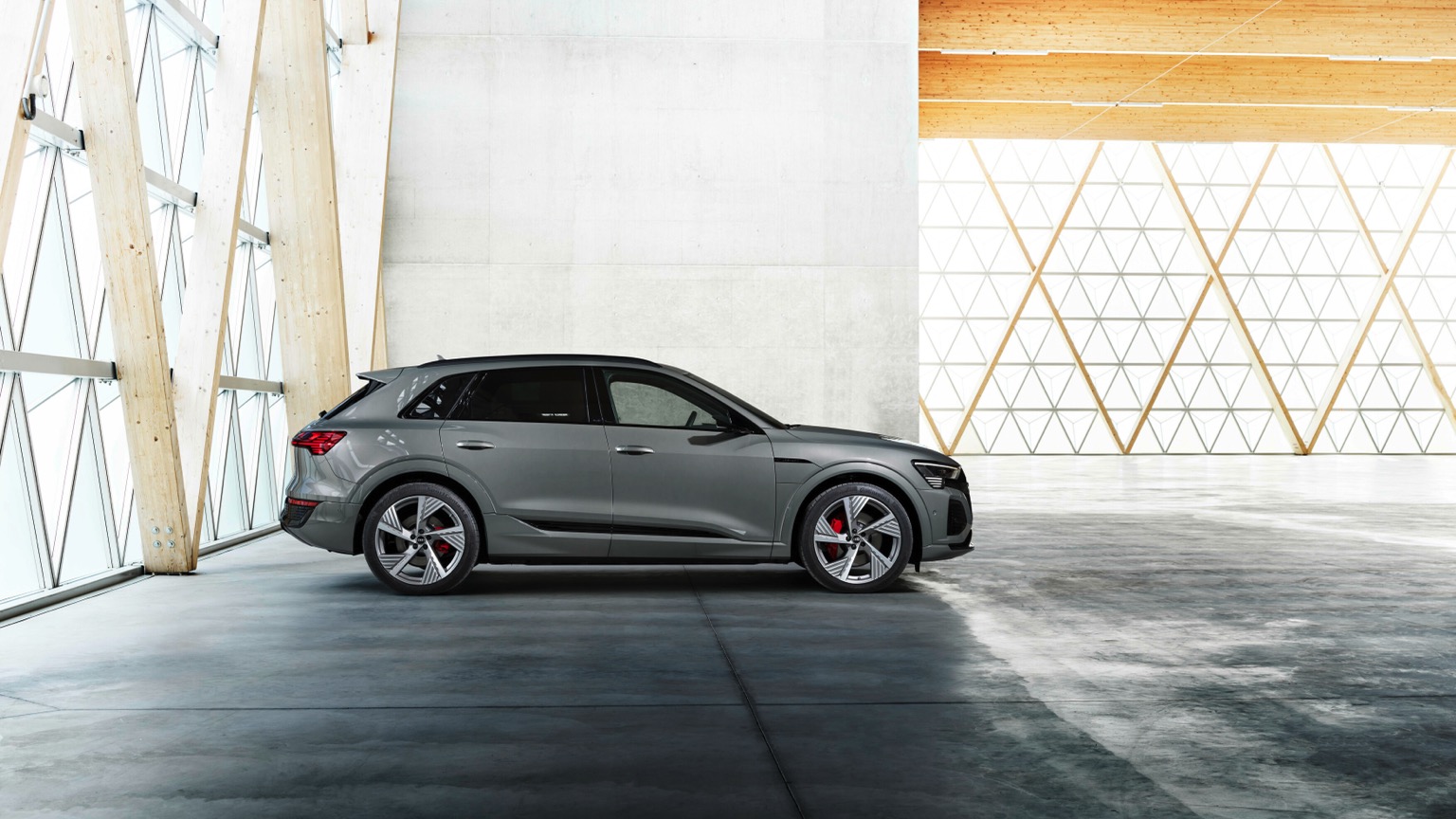 Audi_Q8-etron-2023-3
