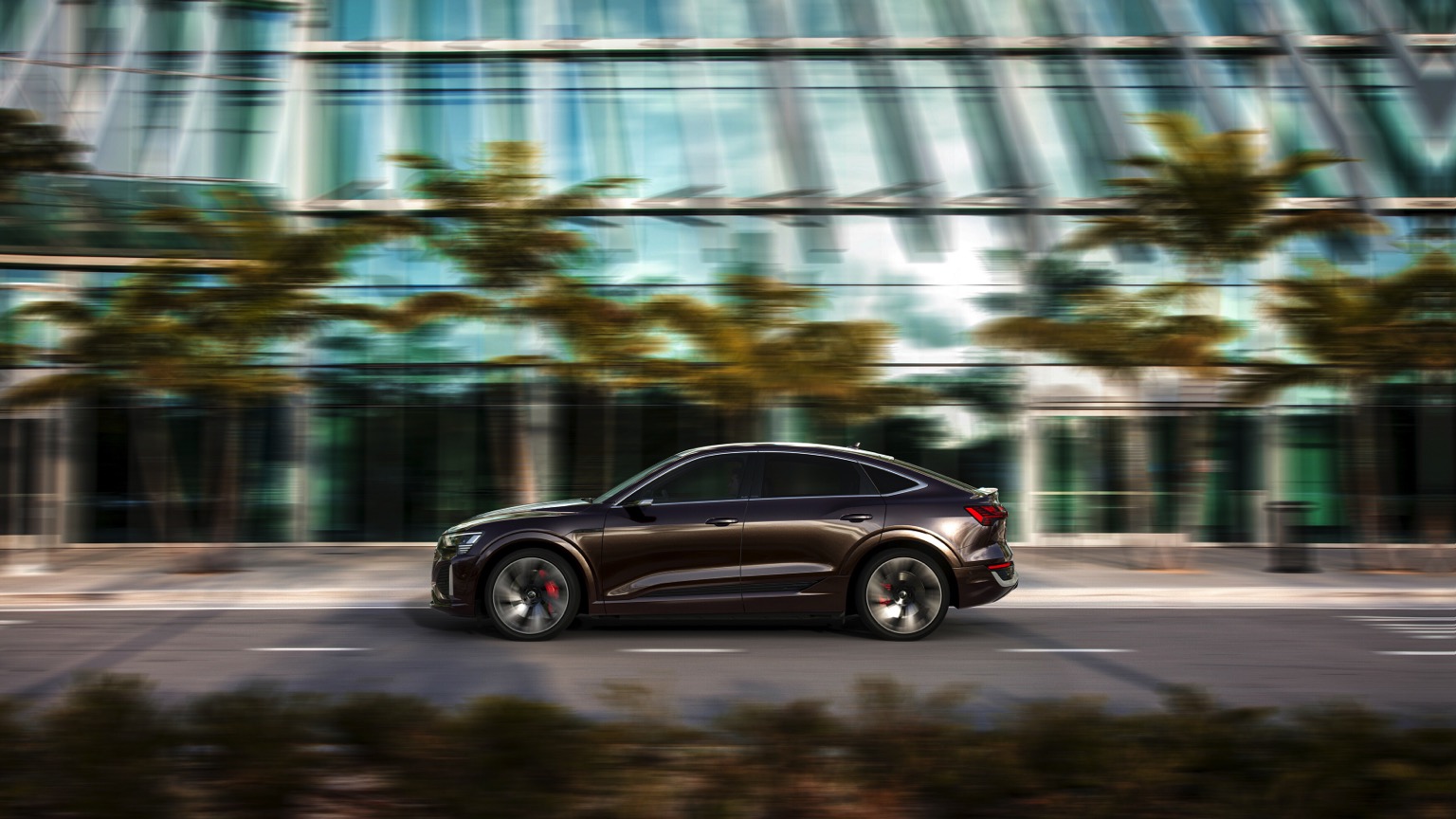 Audi_Q8-etron-sportback-2023-12
