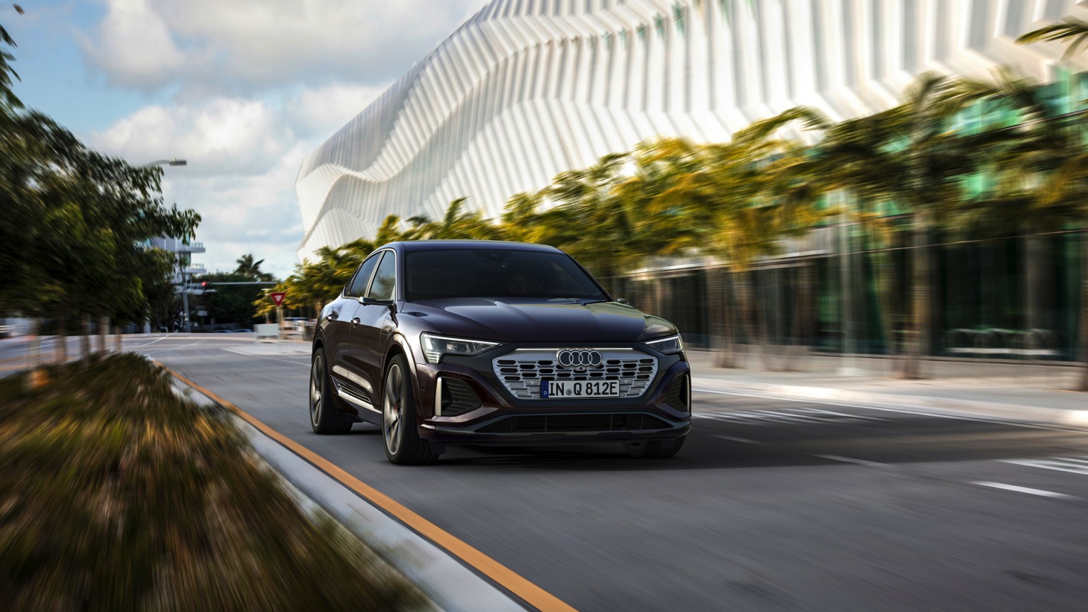 Audi_Q8-etron-sportback-2023-14