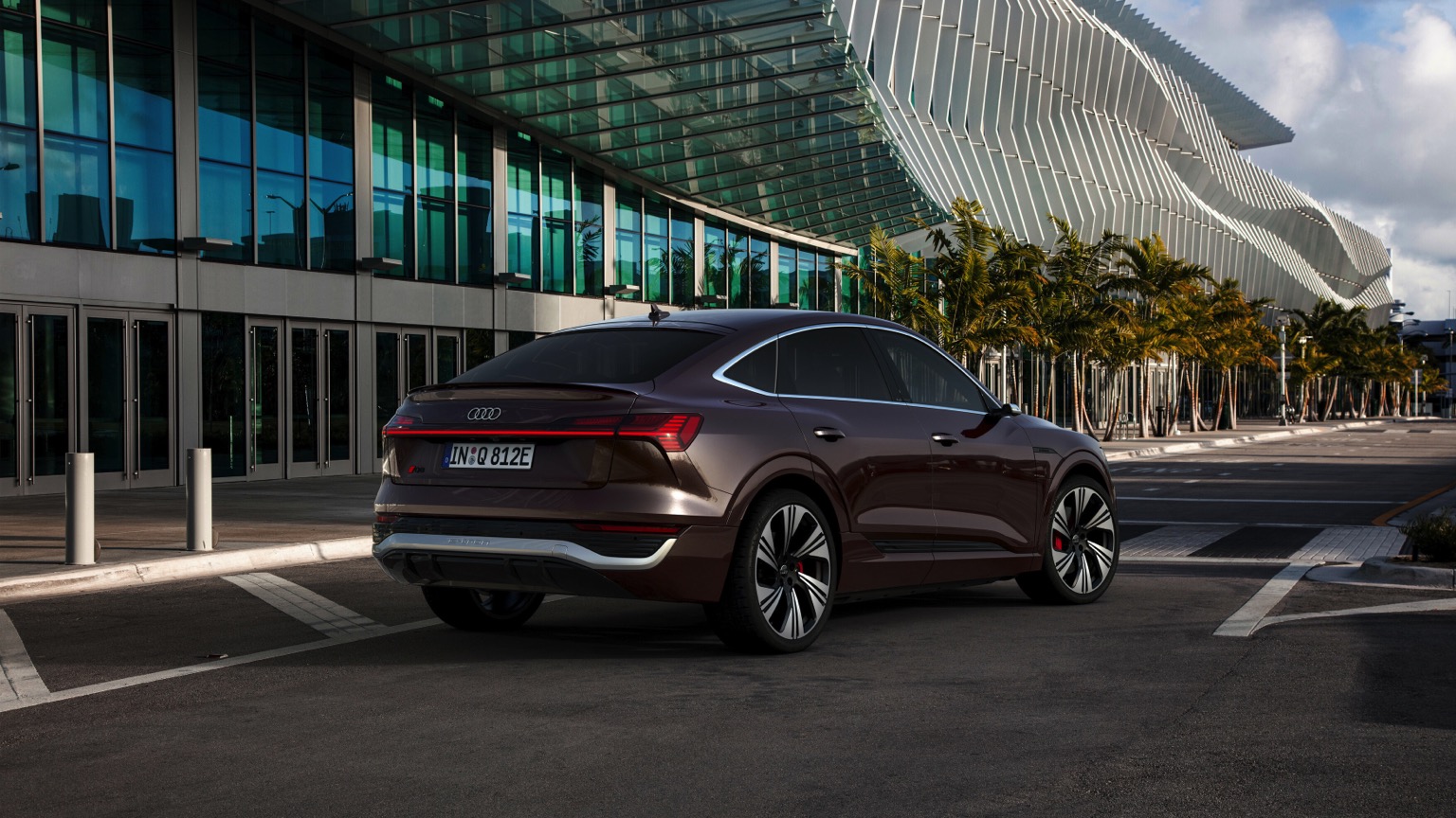 Audi_Q8-etron-sportback-2023-16