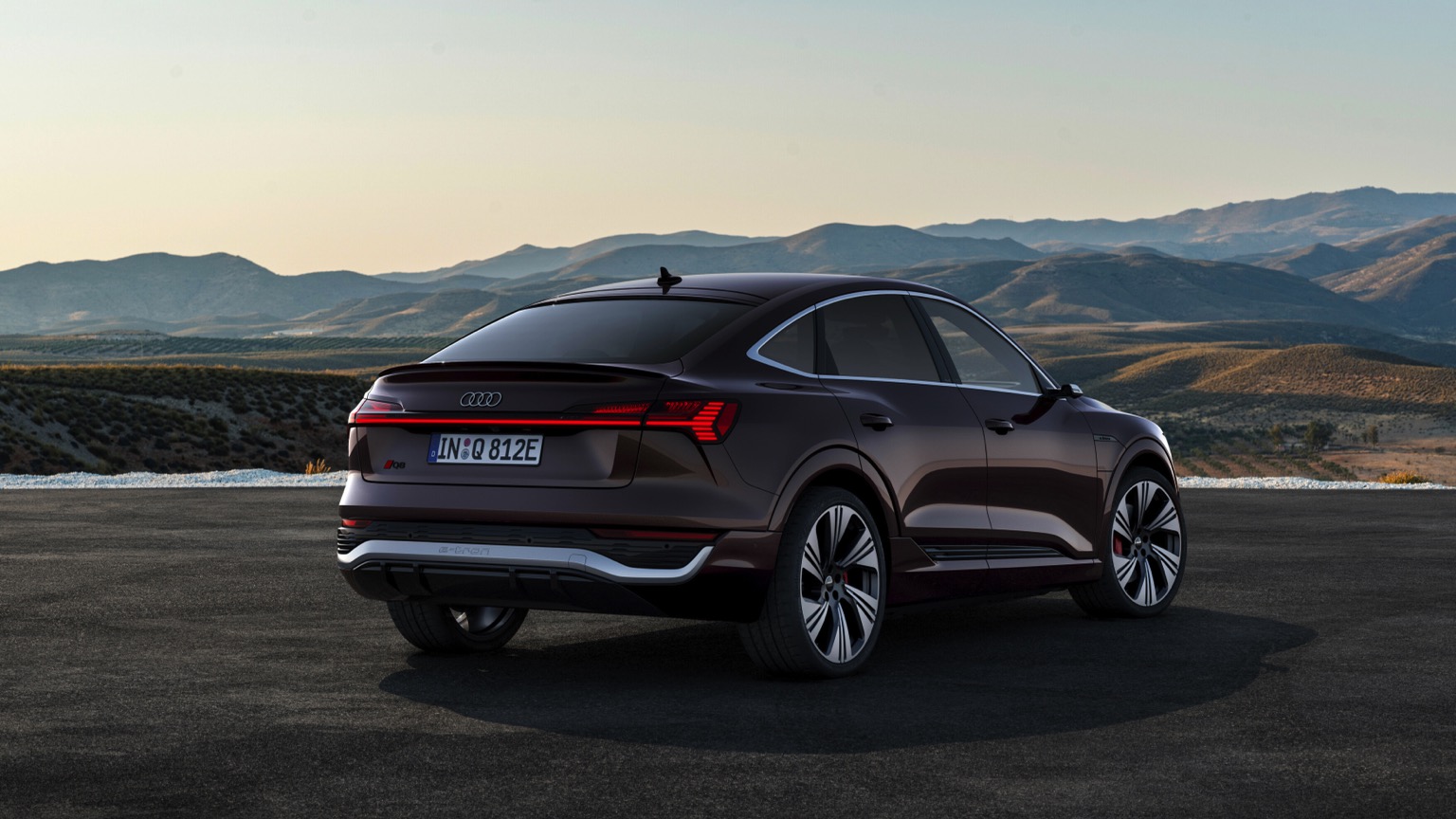 Audi_Q8-etron-sportback-2023-2