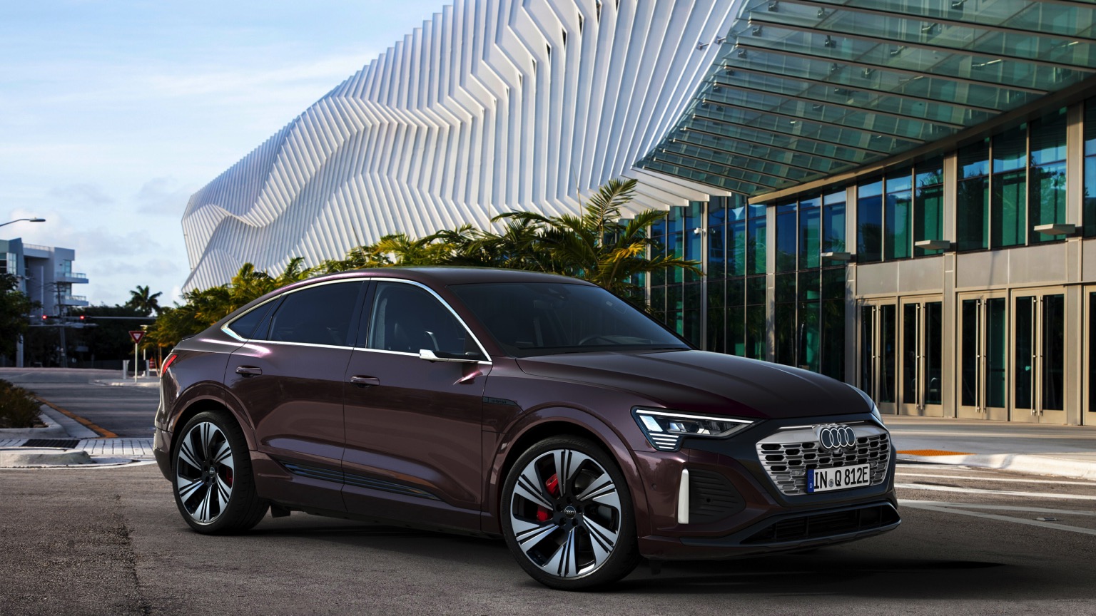 Audi_Q8-etron-sportback-2023-20