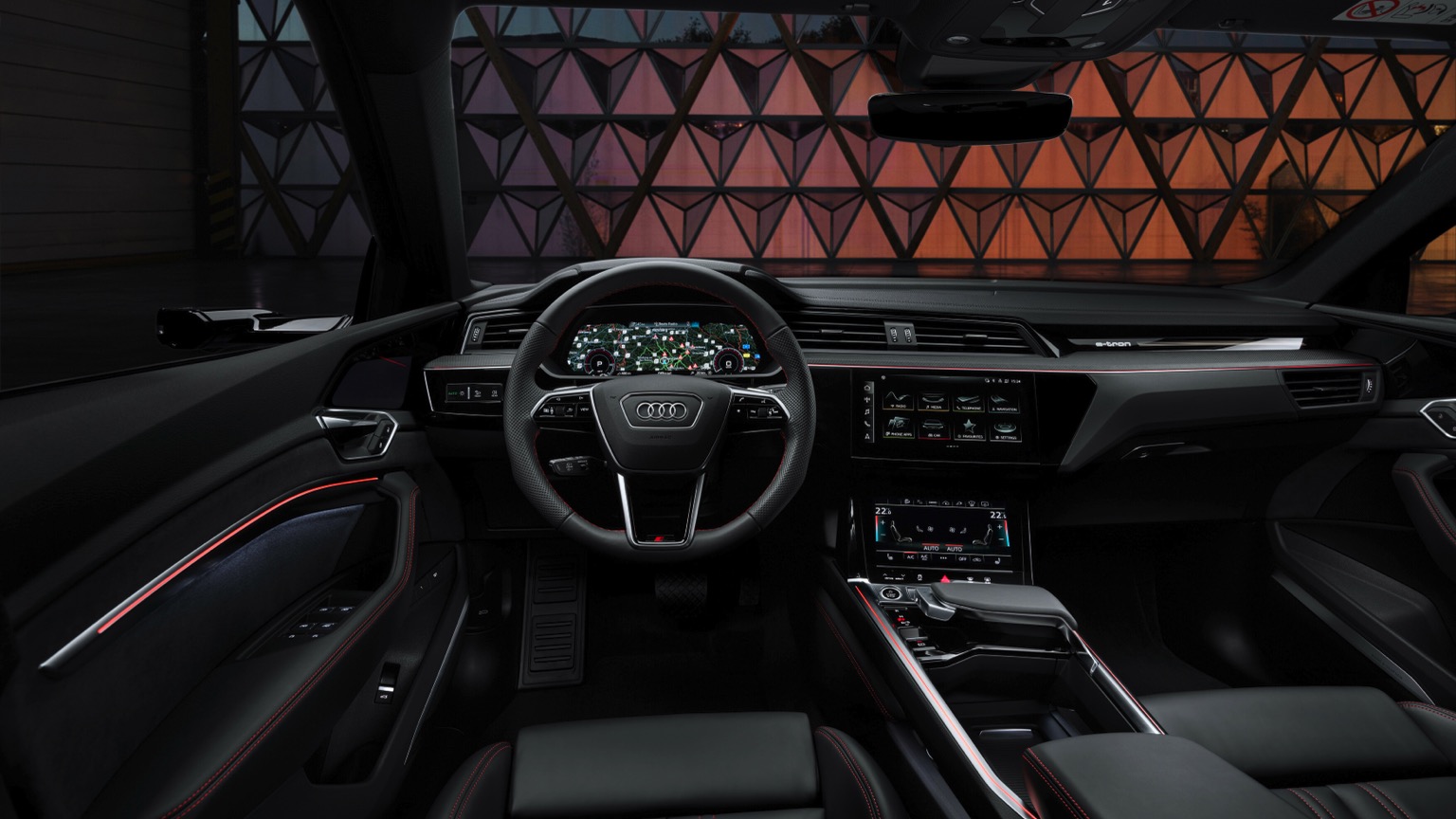 Audi_Q8-etron-sportback-2023-21