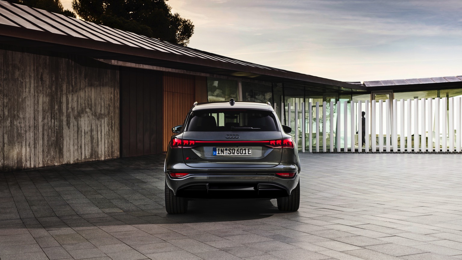 Audi_SQ6_etron_2024-16