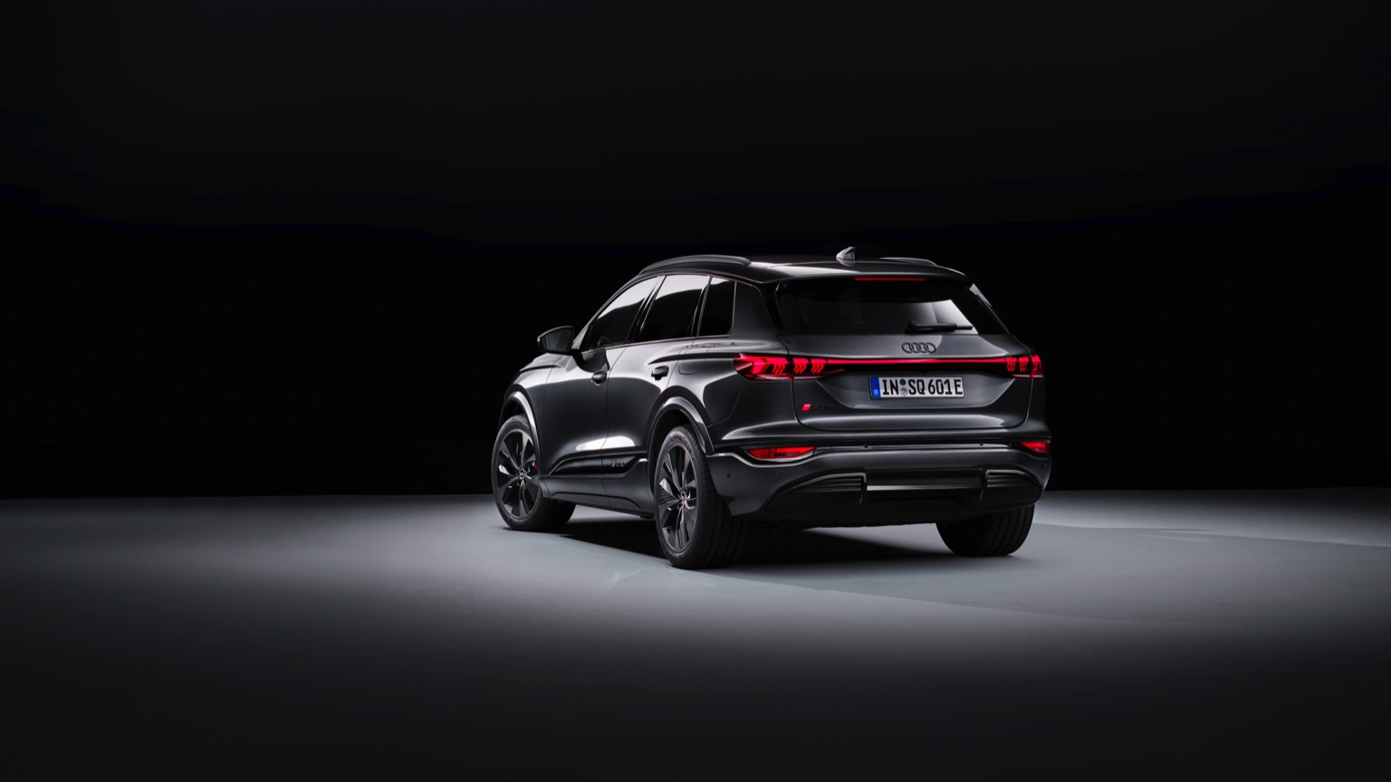 Audi_SQ6_etron_2024-23