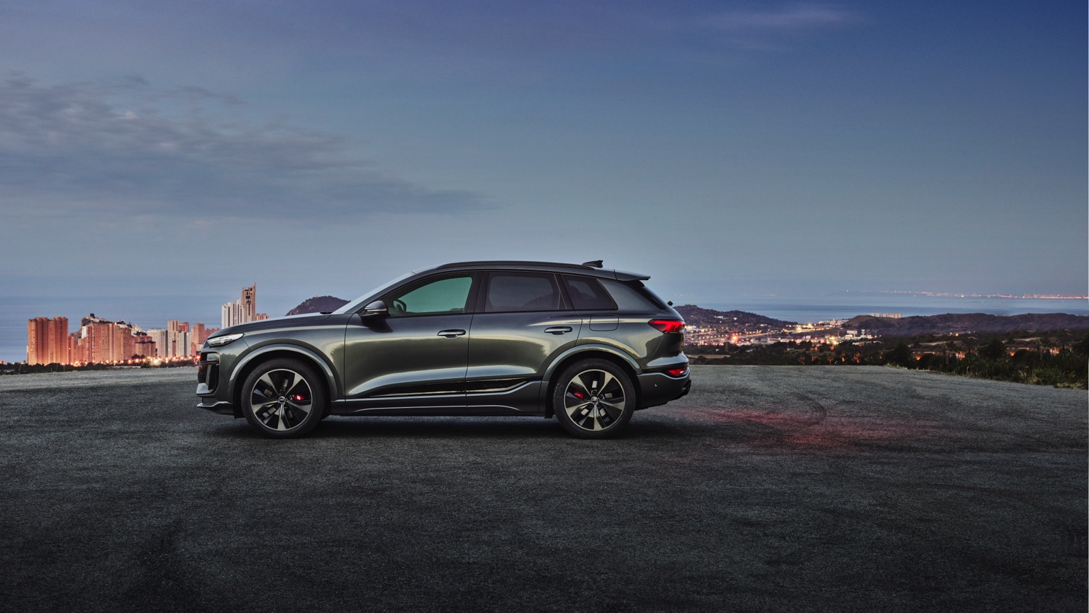 Audi_SQ6_etron_2024-32