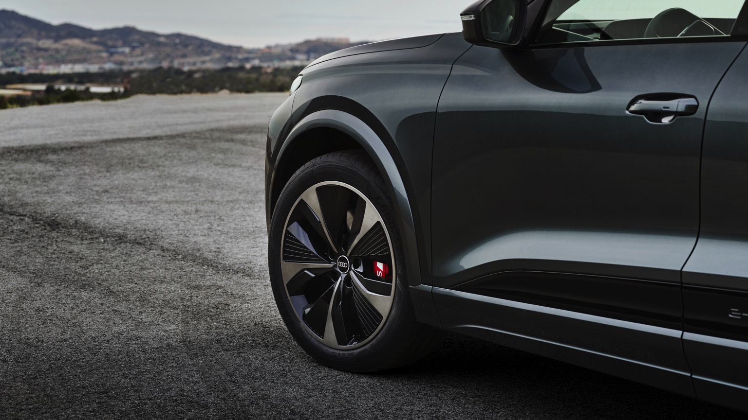 Audi_SQ6_etron_2024-49