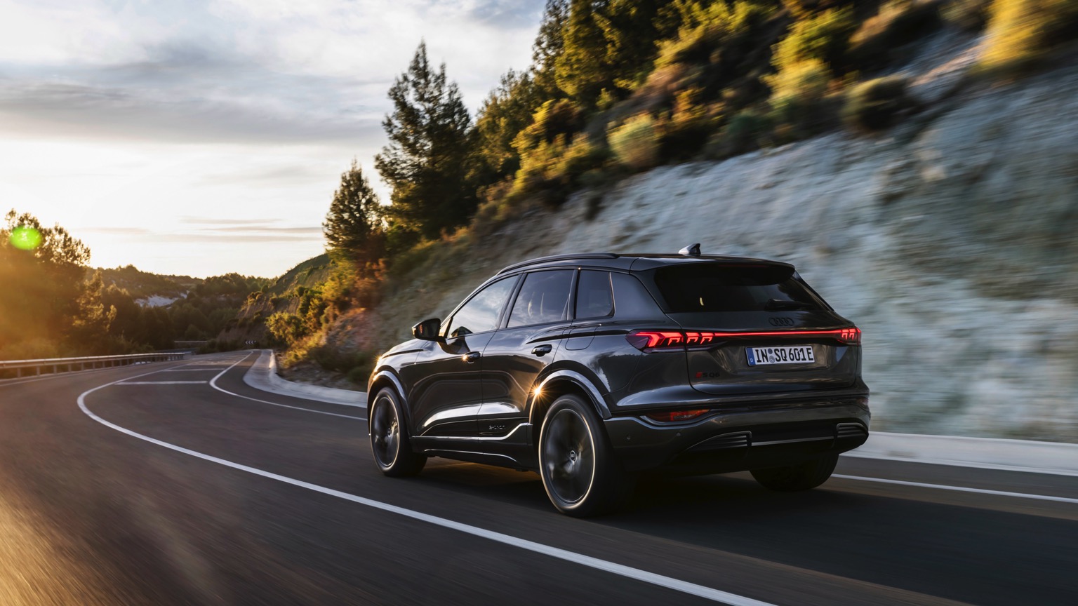Audi_SQ6_etron_2024-5