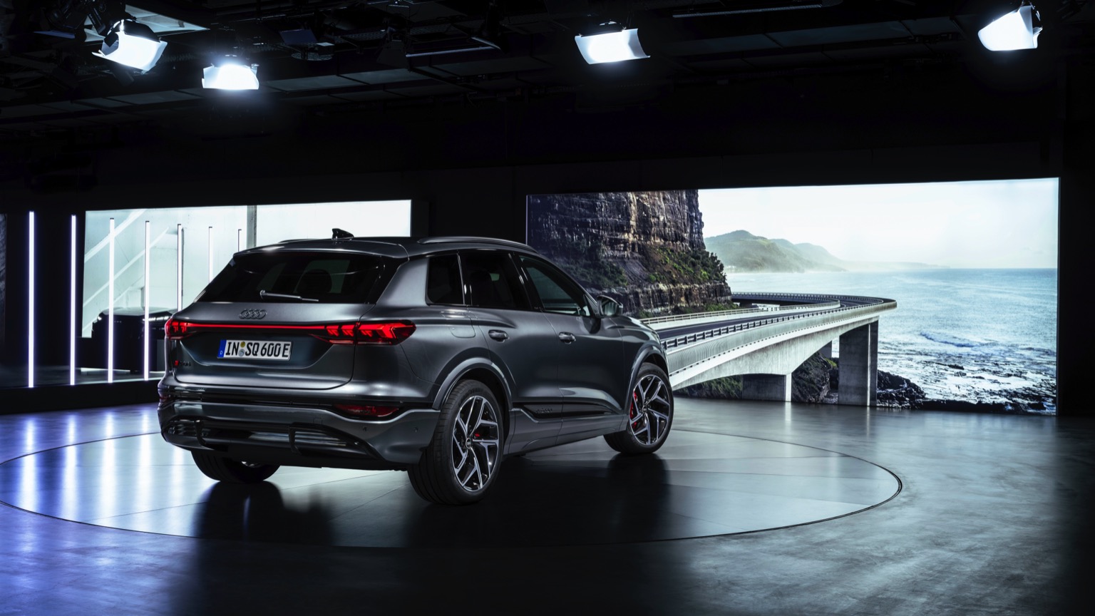 Audi_SQ6_etron_2024-9