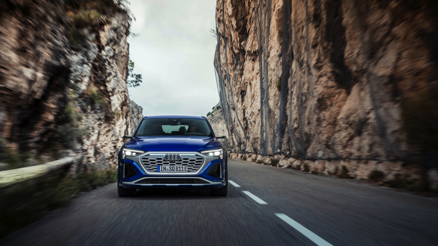 Audi_SQ8-Sportback-etron-2023-12