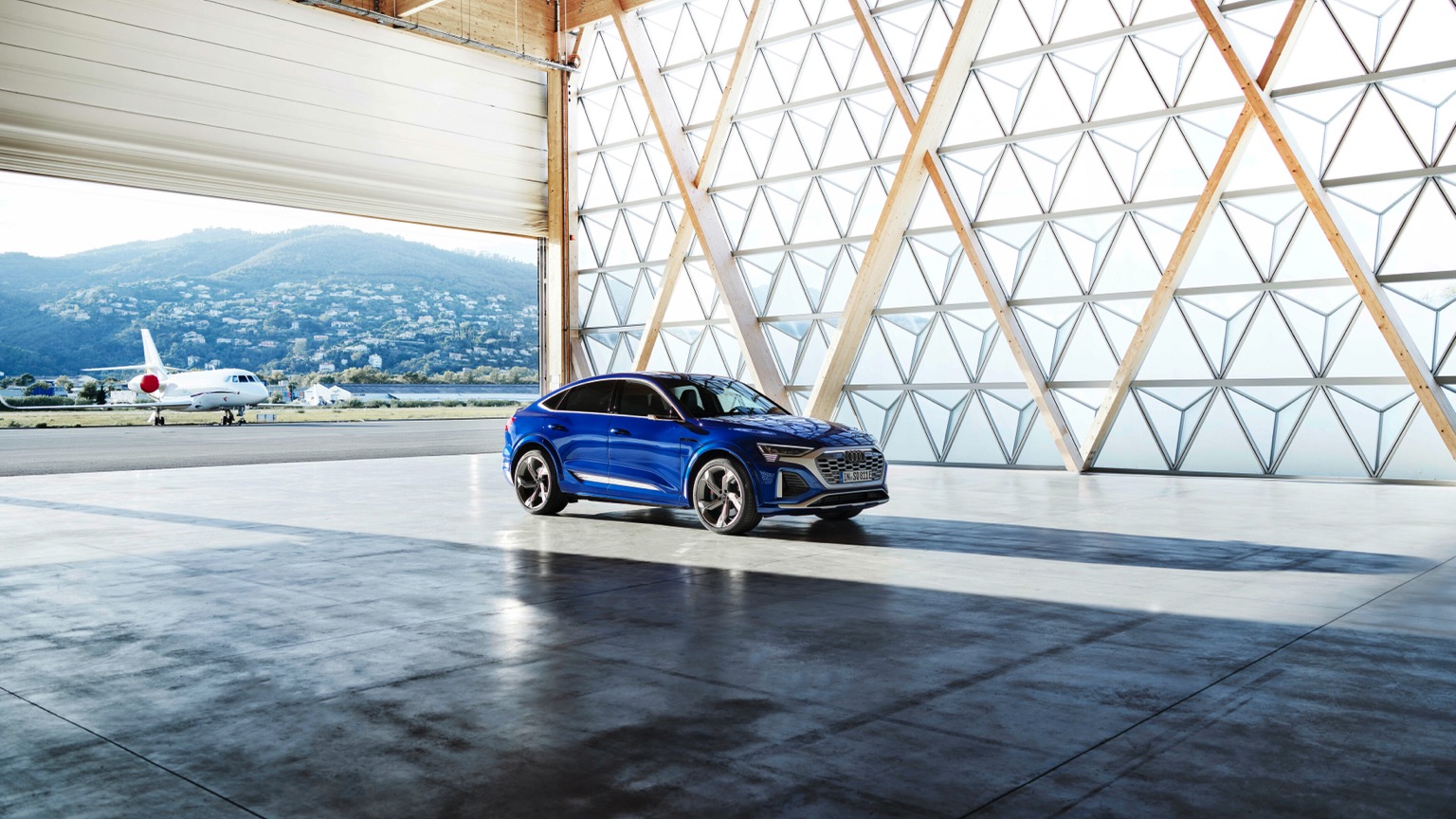 Audi_SQ8-Sportback-etron-2023-27