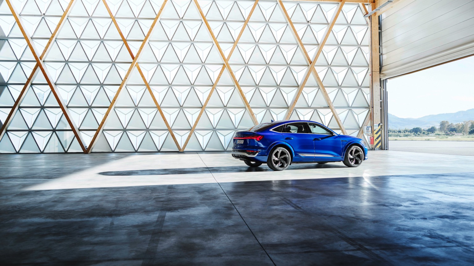 Audi_SQ8-Sportback-etron-2023-29