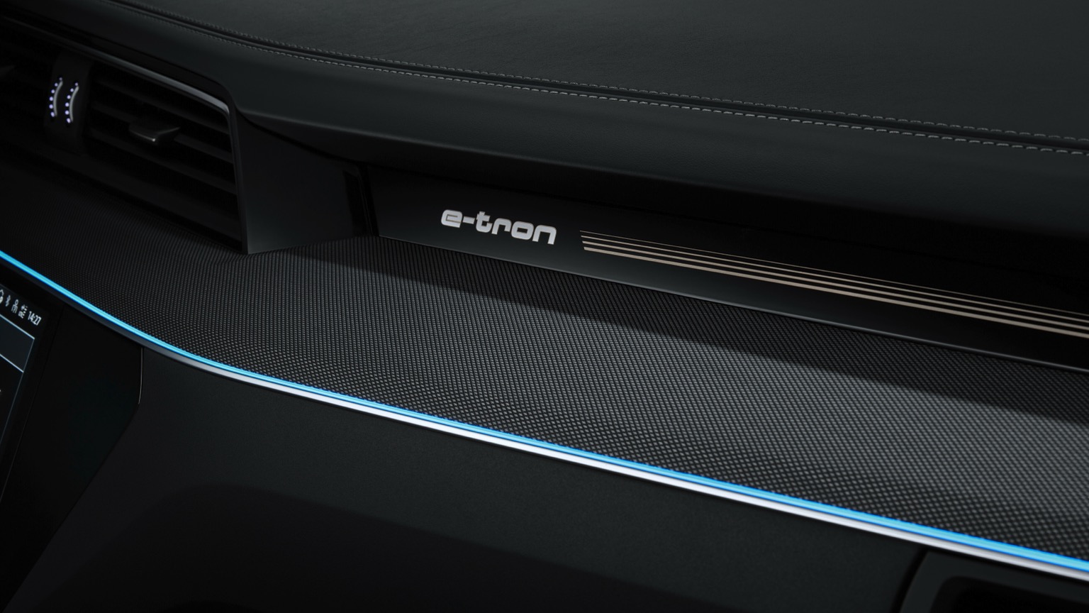 Audi_SQ8-Sportback-etron-2023-35