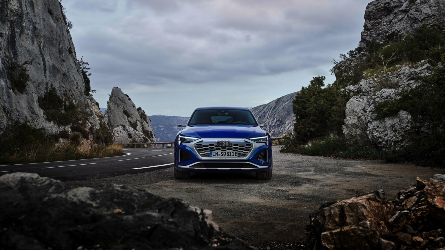 Audi_SQ8-Sportback-etron-2023-4