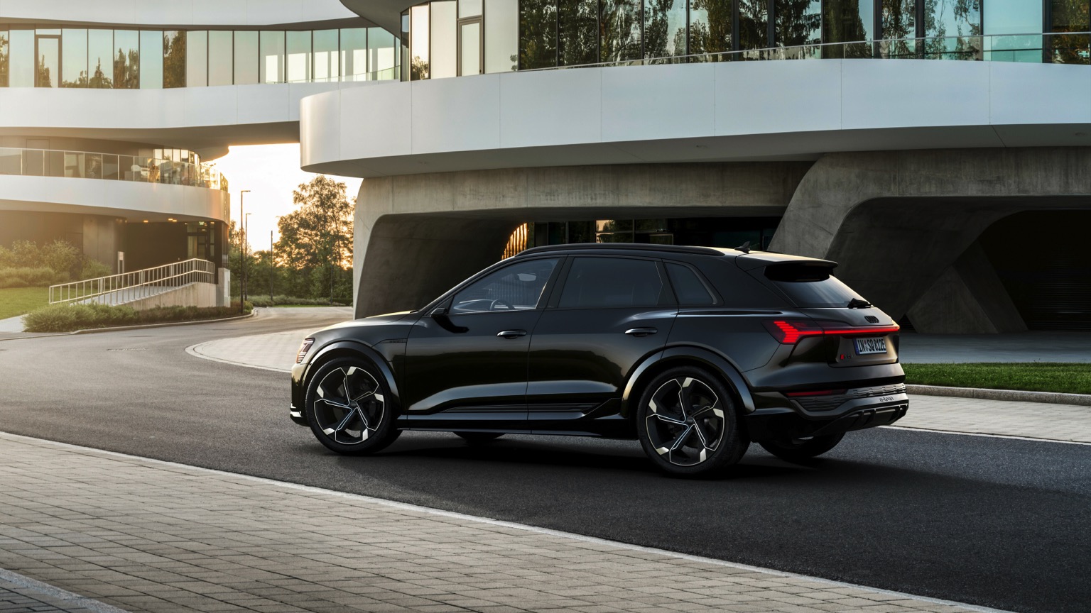 Audi_SQ8-etron-2023-14