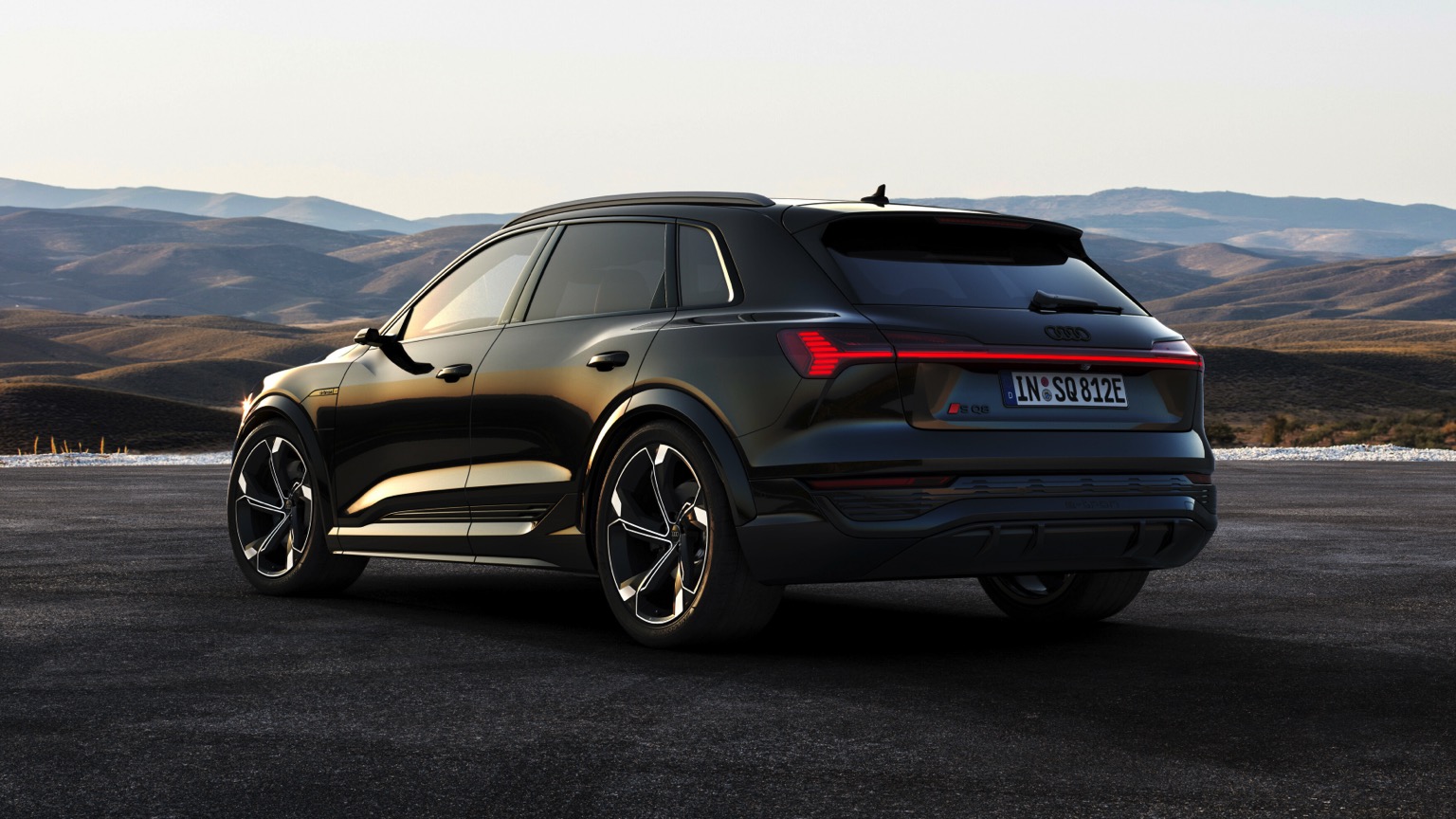 Audi_SQ8-etron-2023-2