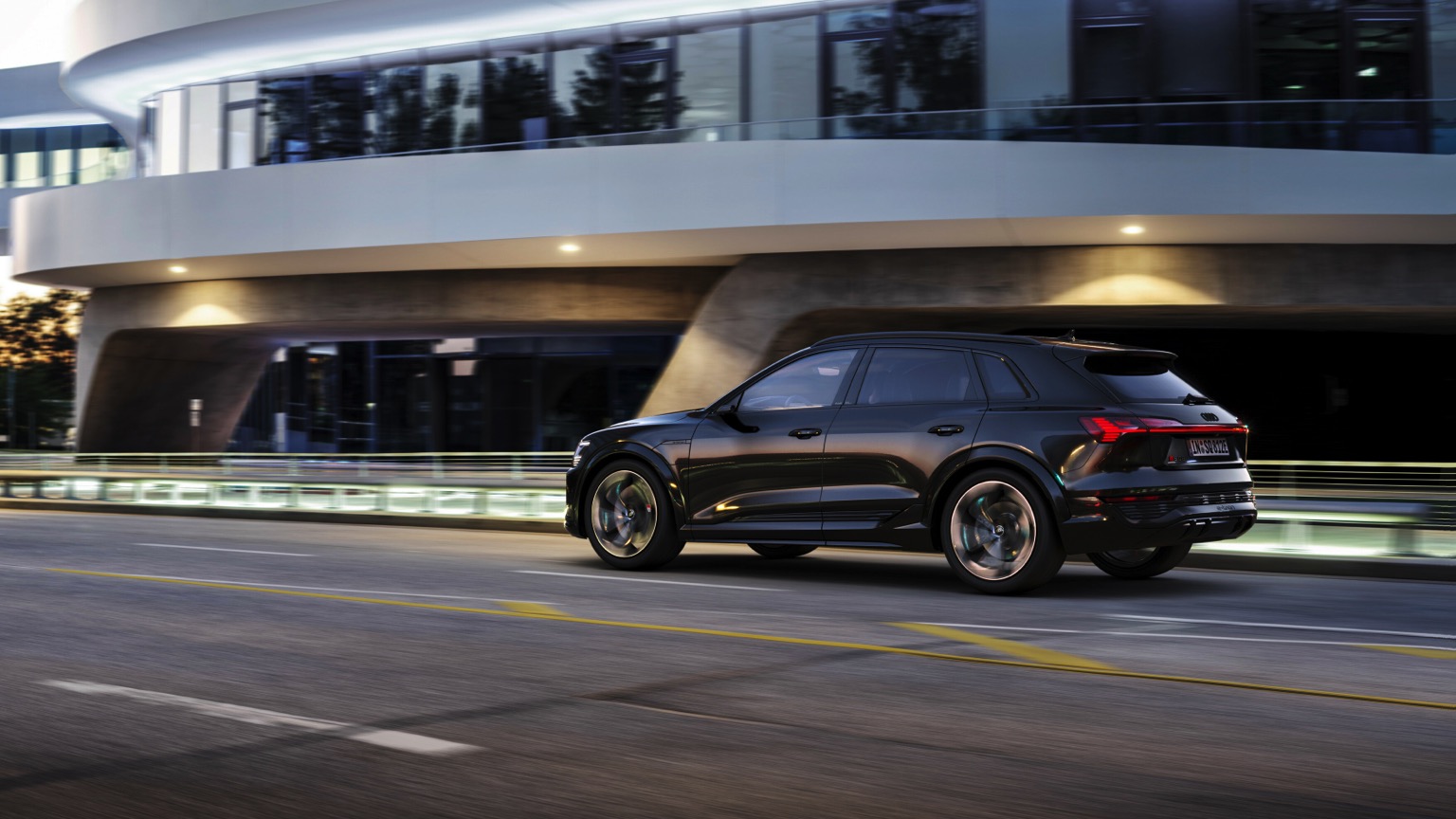 Audi_SQ8-etron-2023-21