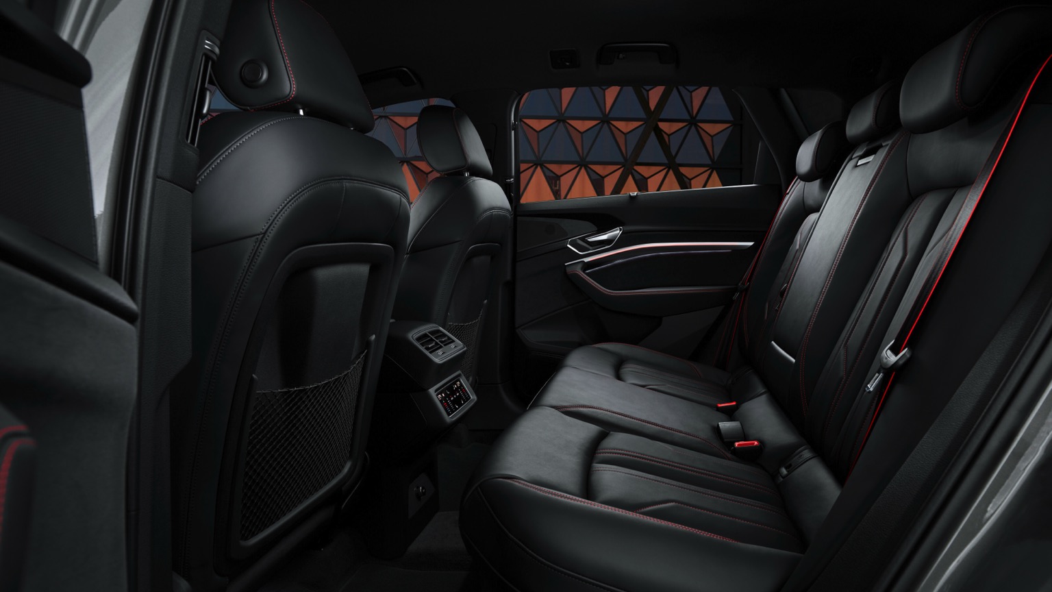 Audi_SQ8-etron-2023-28