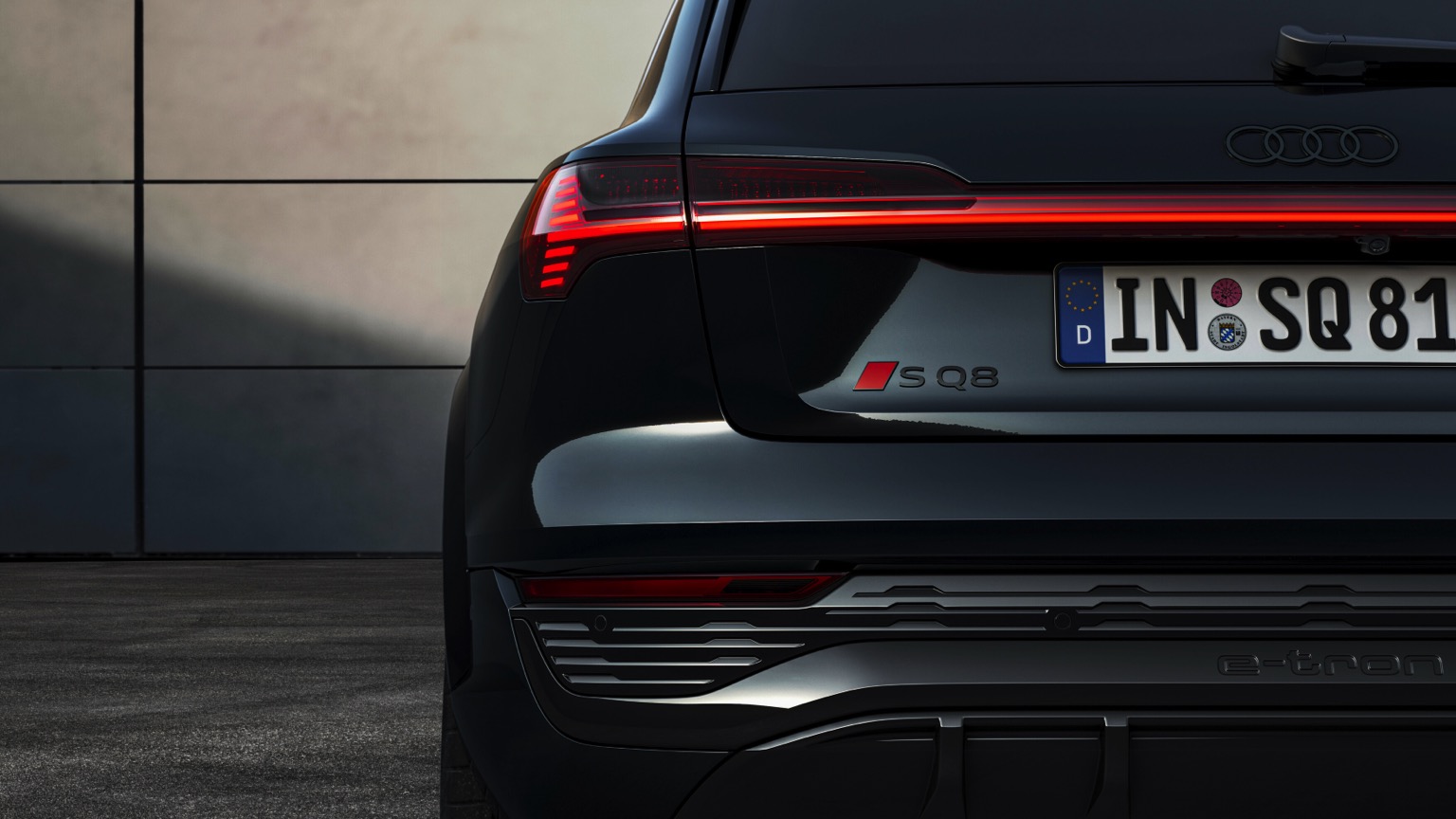 Audi_SQ8-etron-2023-35