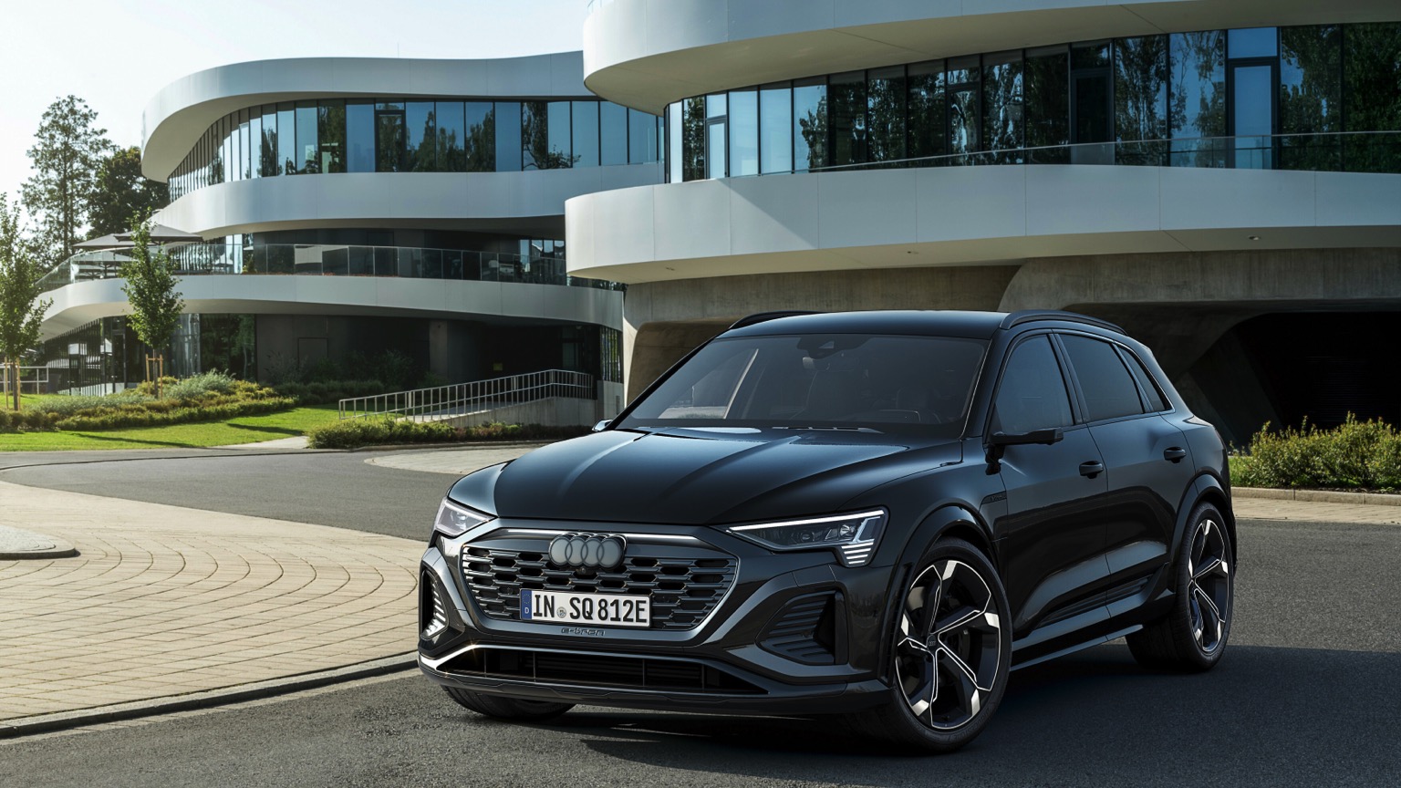 Audi_SQ8-etron-2023-8