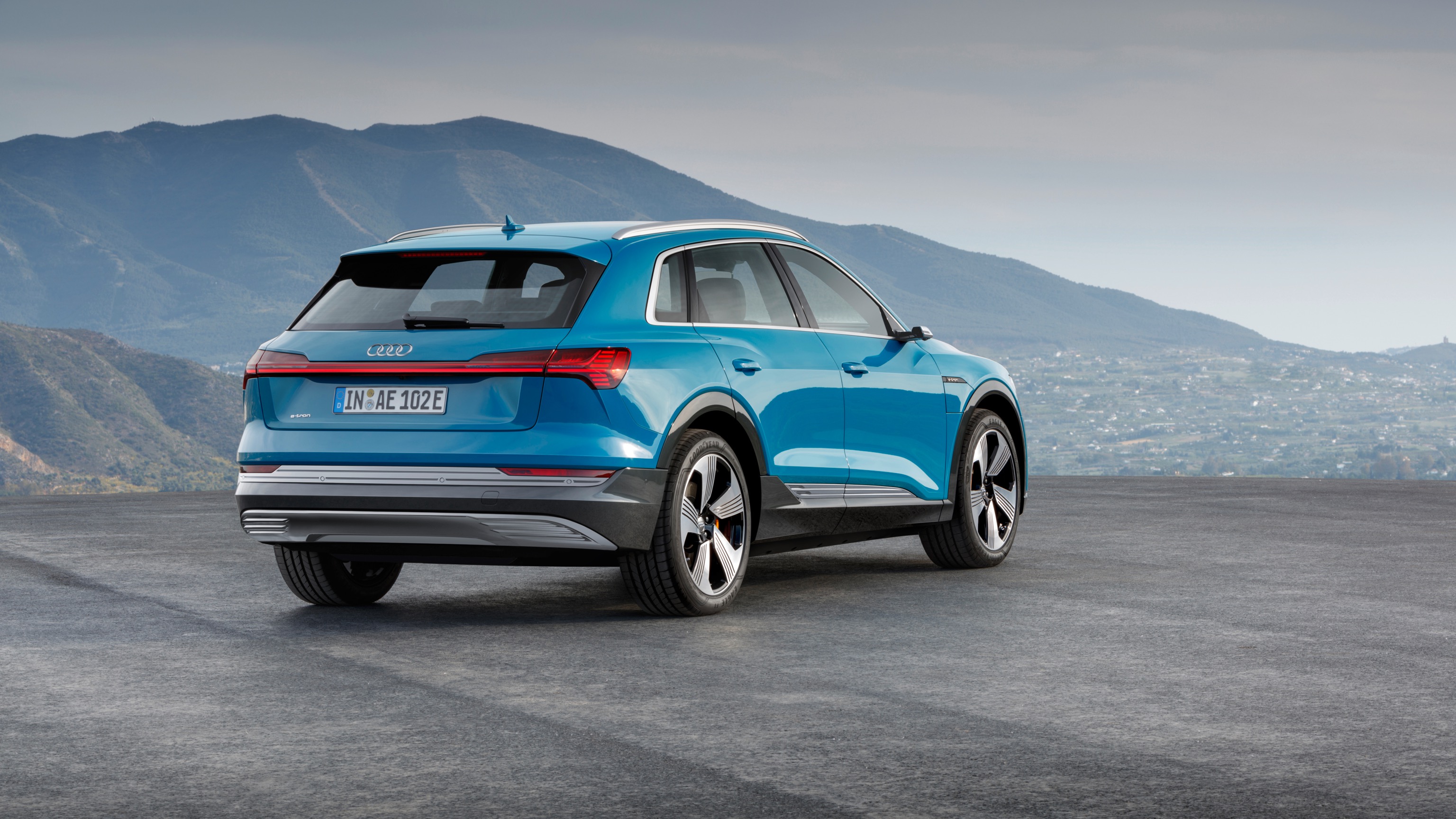 Audi_e-tron-2