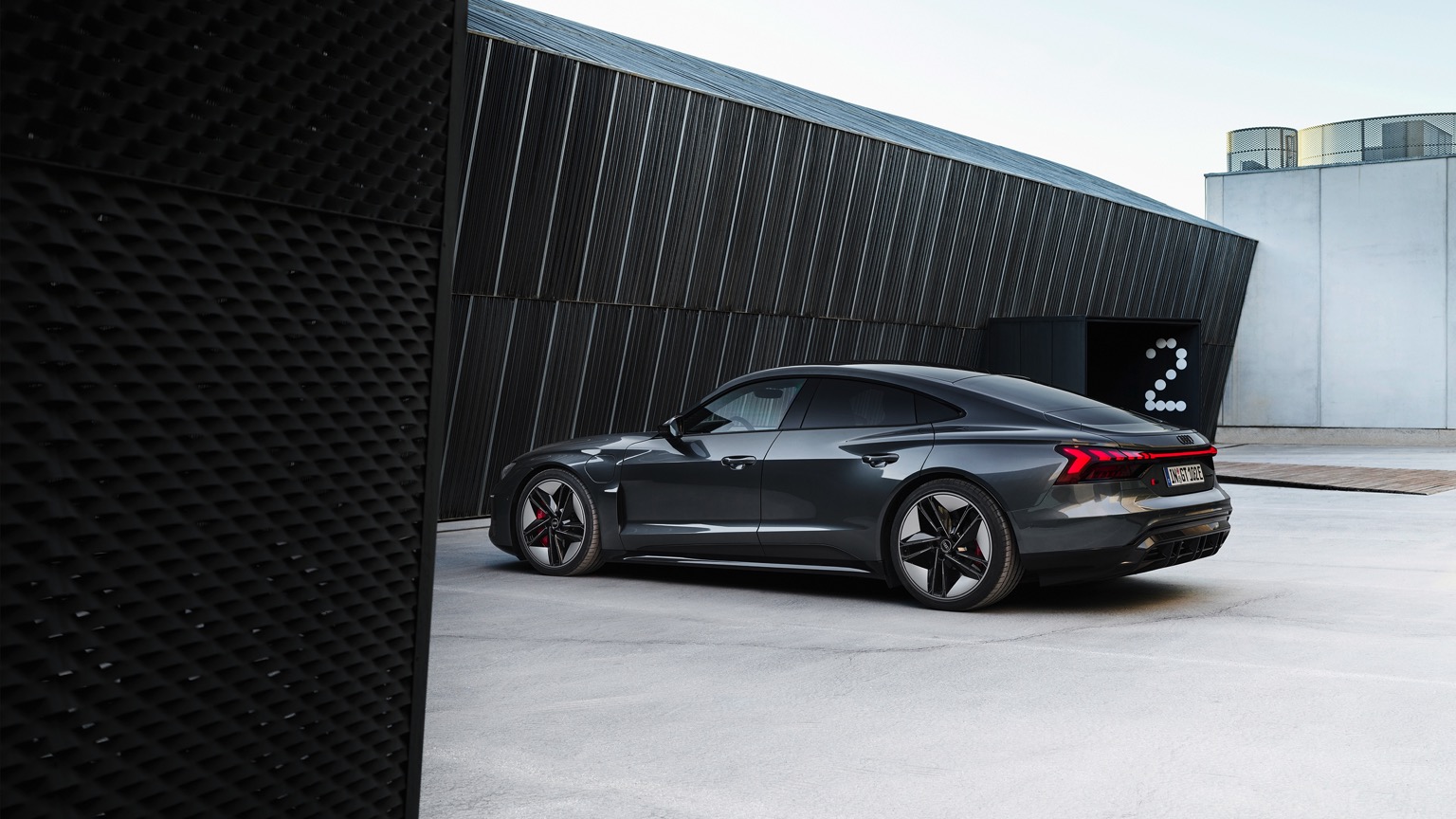 Audi_e-tron_GT_RS-8