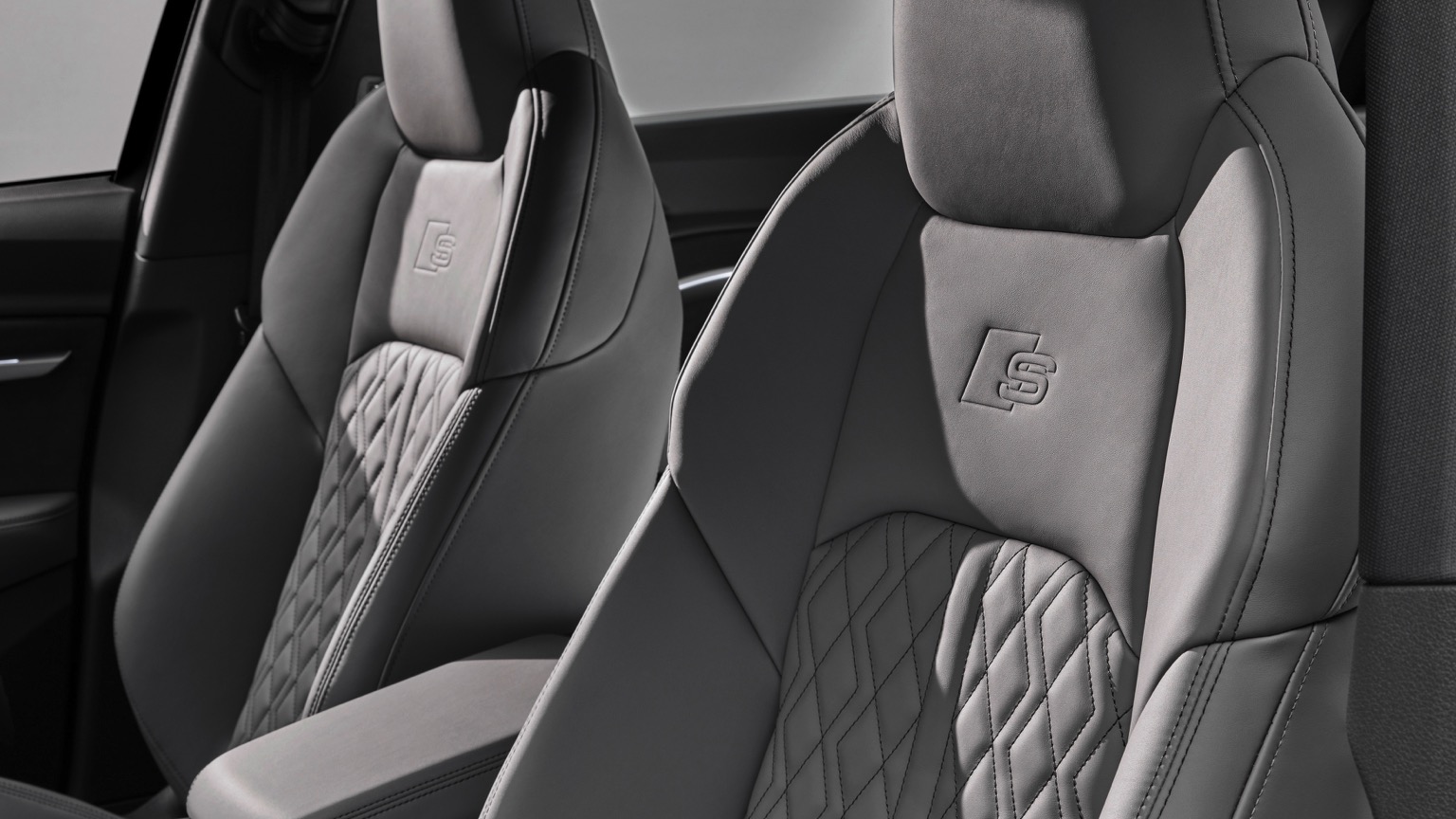 Audi_e-tron_S_2020-24