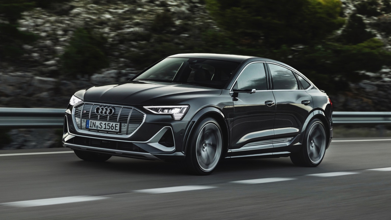 Audi_e-tron_S_Sportback_2020-1