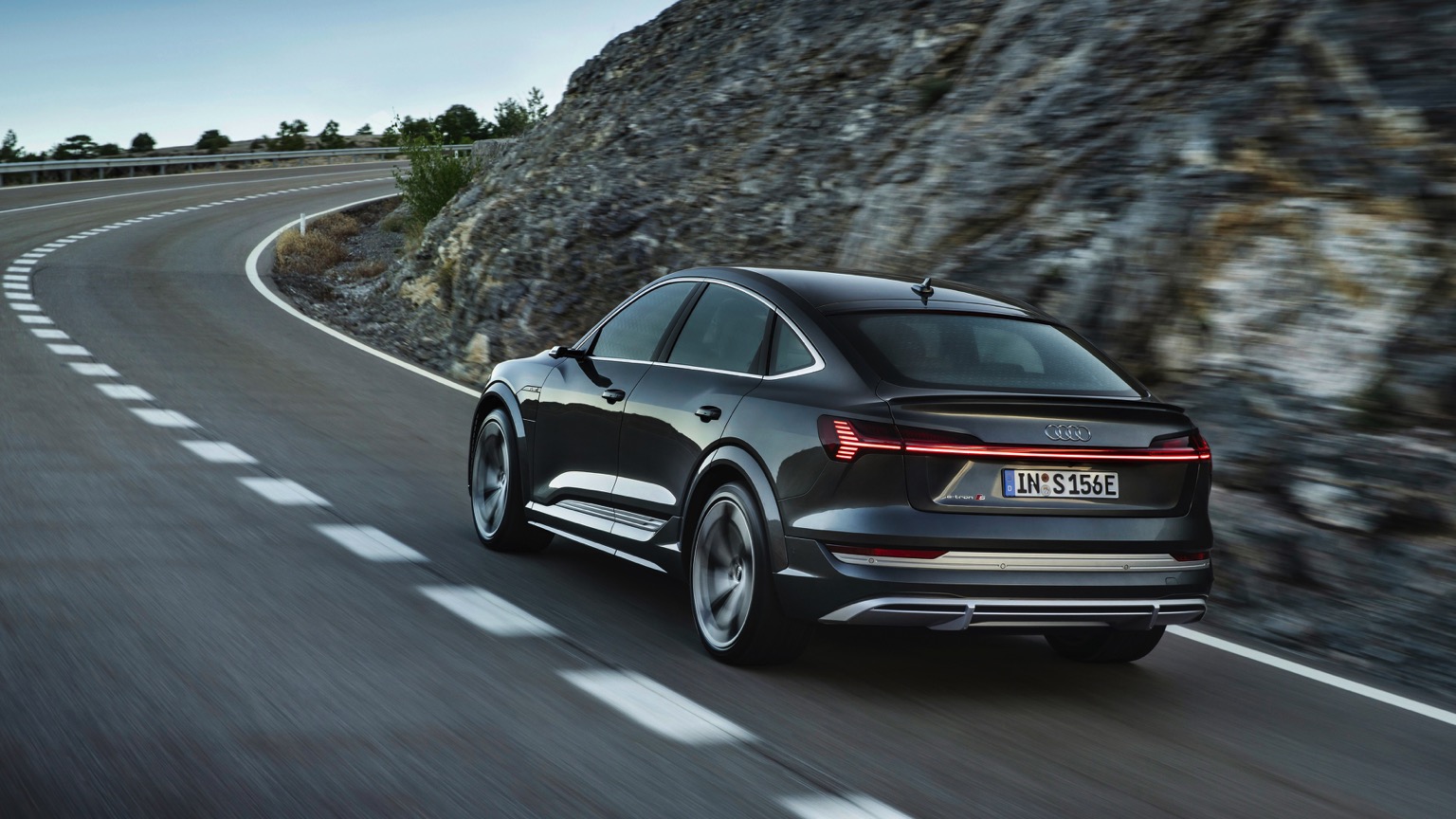 Audi_e-tron_S_Sportback_2020-4