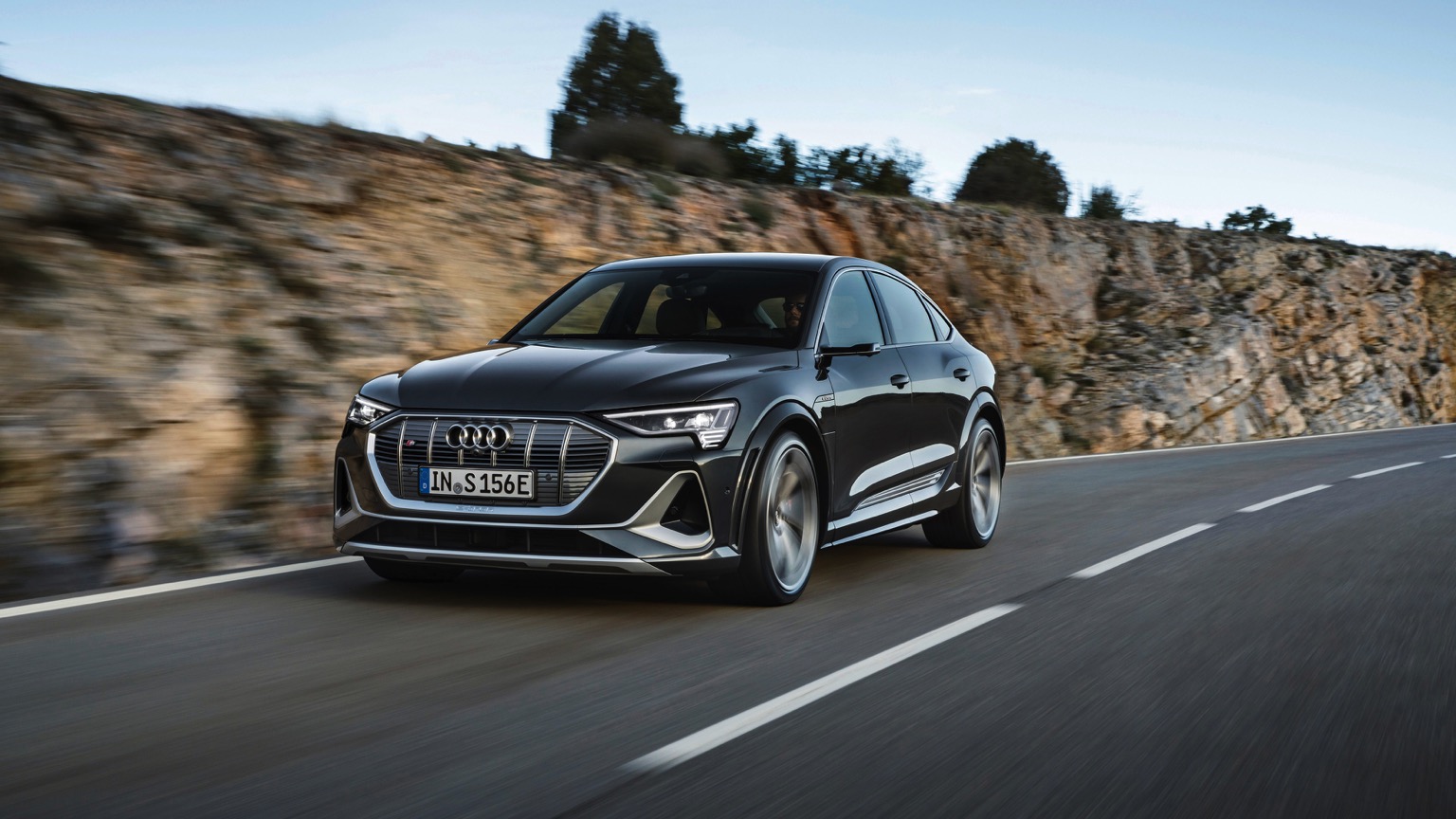 Audi_e-tron_S_Sportback_2020-5