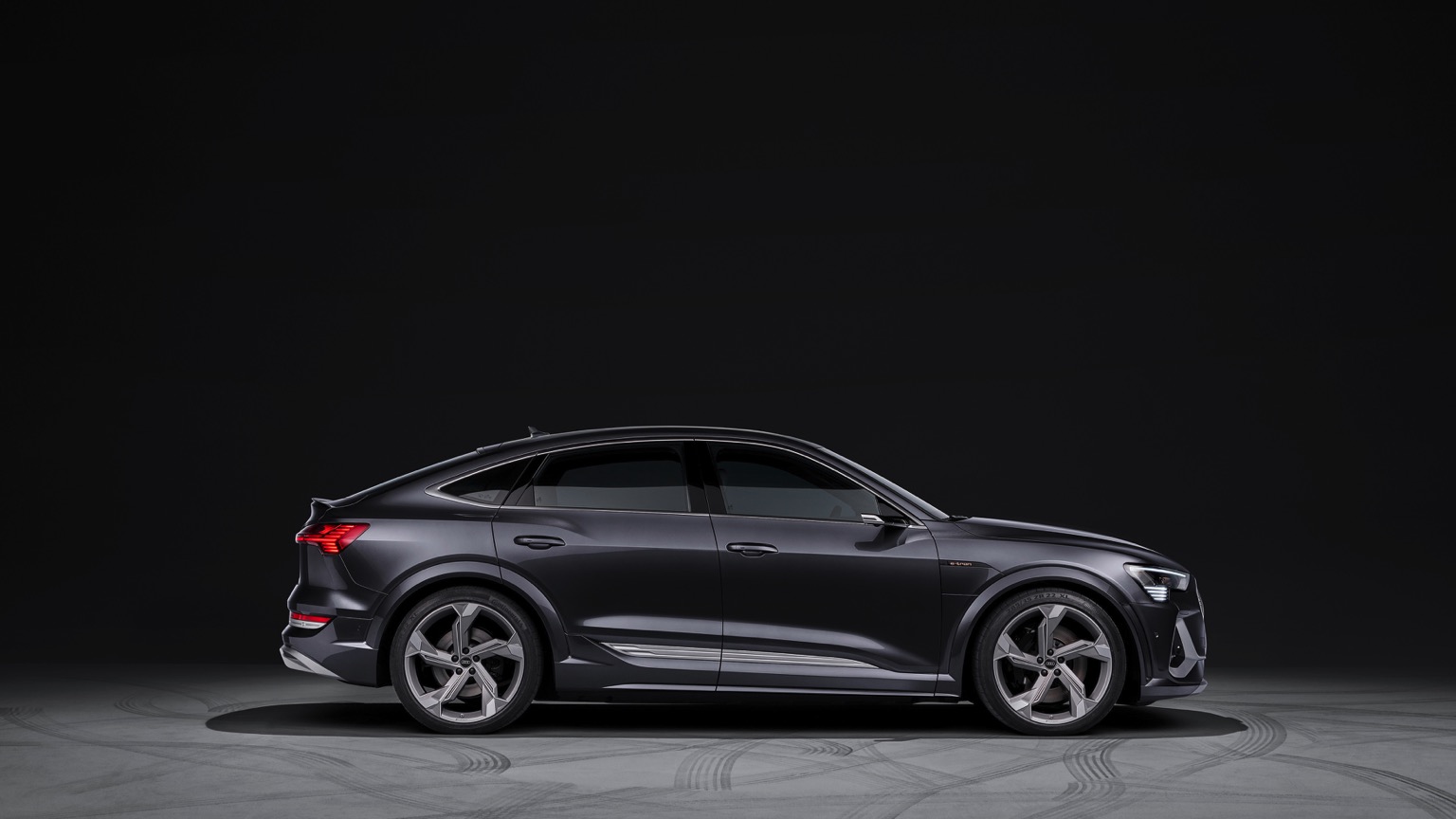 Audi_e-tron_S_Sportback_2020-8