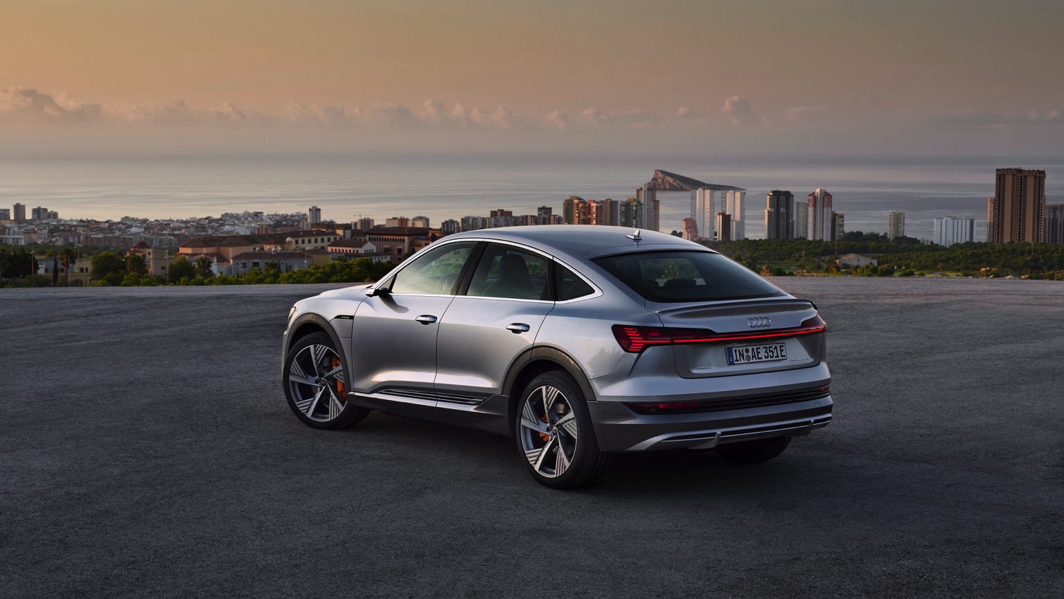 Audi_e-tron_Sportback_2020-12