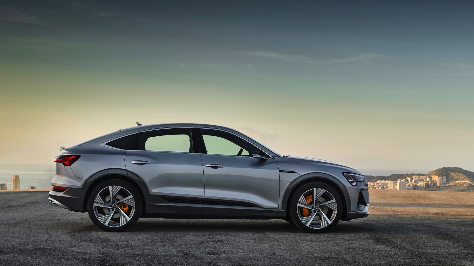 Audi_e-tron_Sportback_2020-13