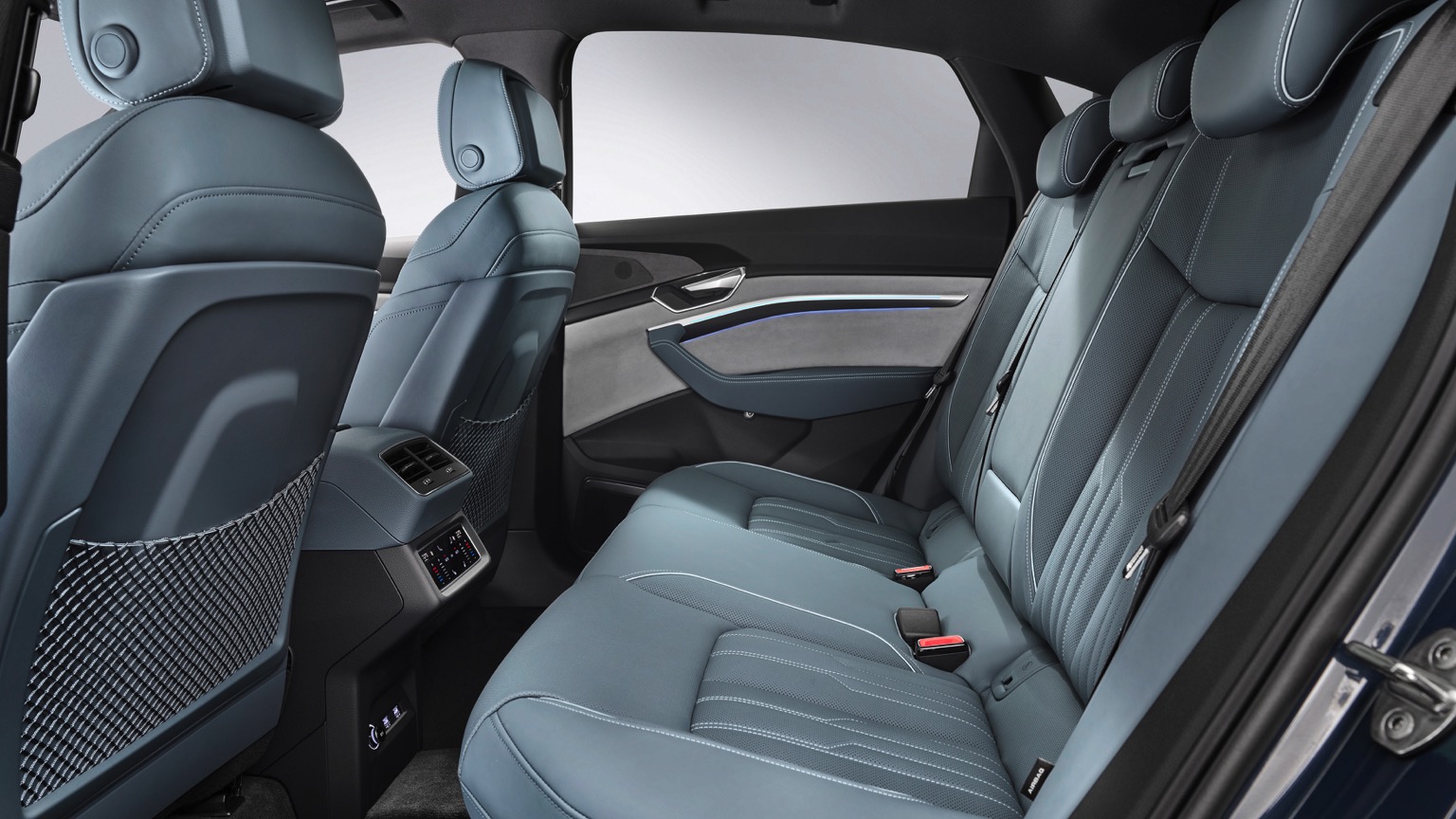 Audi_e-tron_Sportback_2020-19