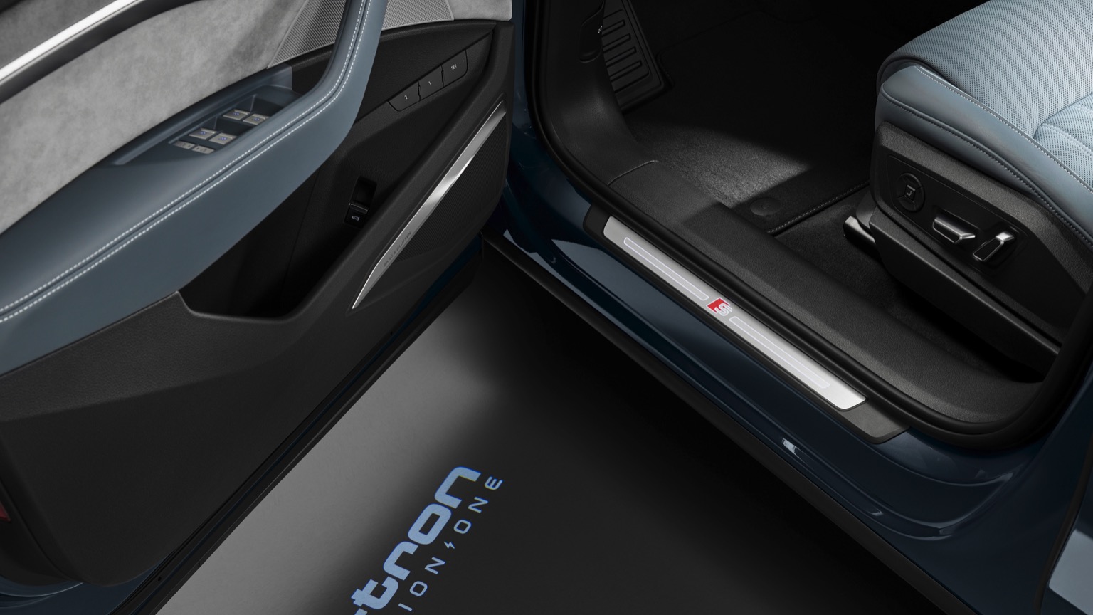 Audi_e-tron_Sportback_2020-22