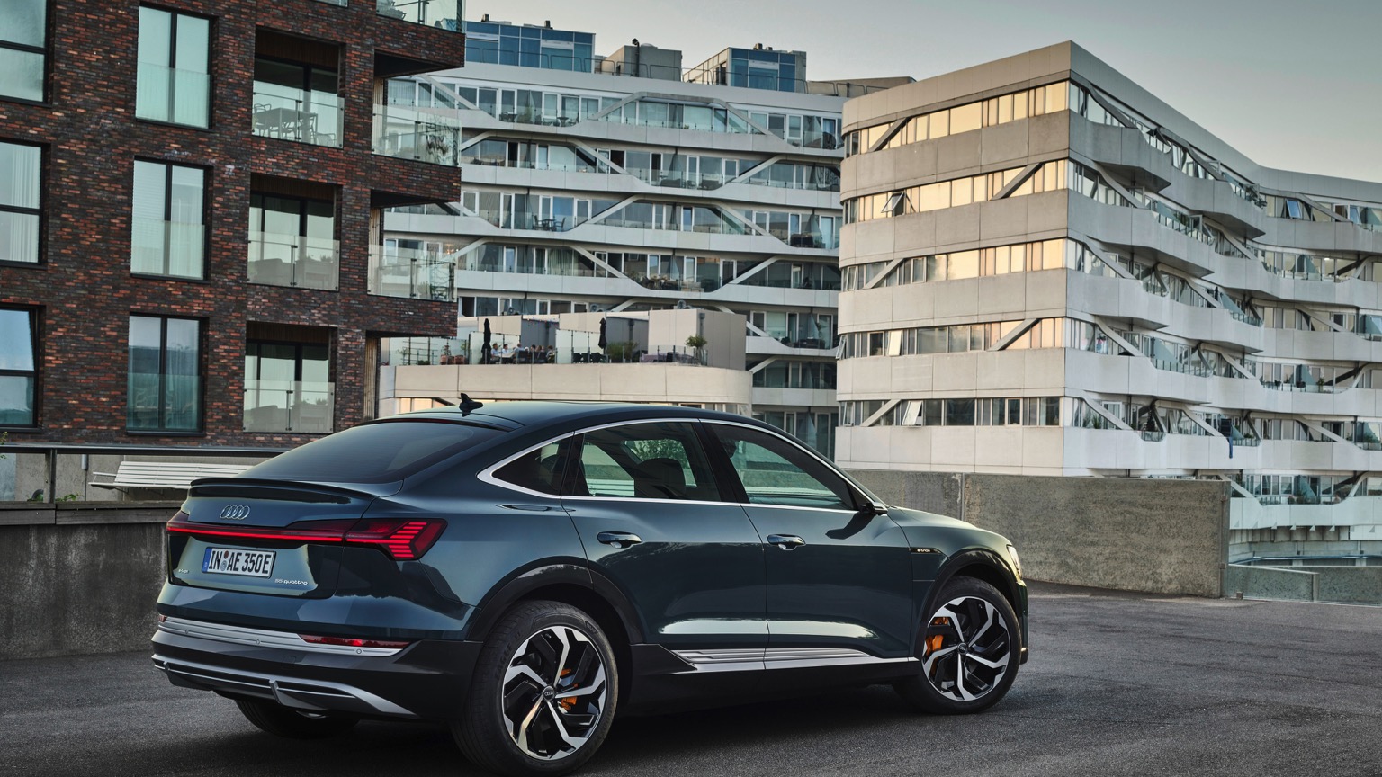 Audi_e-tron_Sportback_2020-3