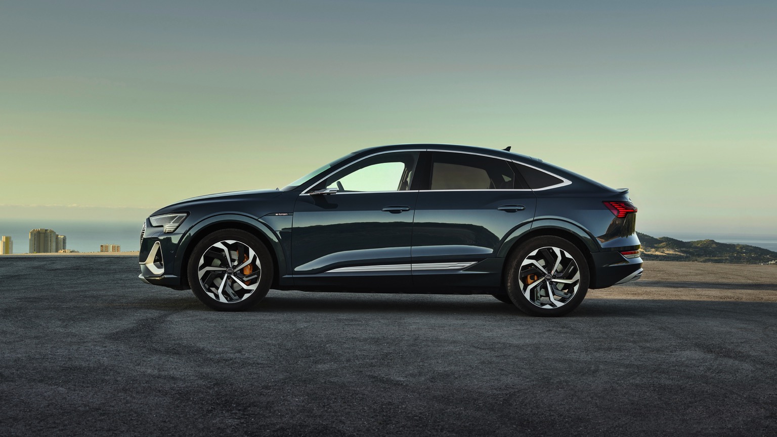 Audi_e-tron_Sportback_2020-5